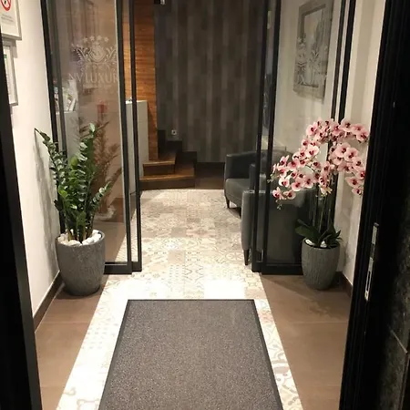 Nv Luxury & Apartment *